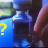 「新型コロナワクチンの瓶に磁石がついた！」という動画はデマ